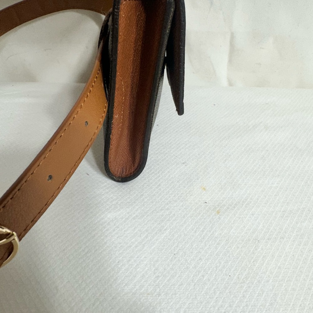 Louis Vuitton Purse - Picture 3 of 11